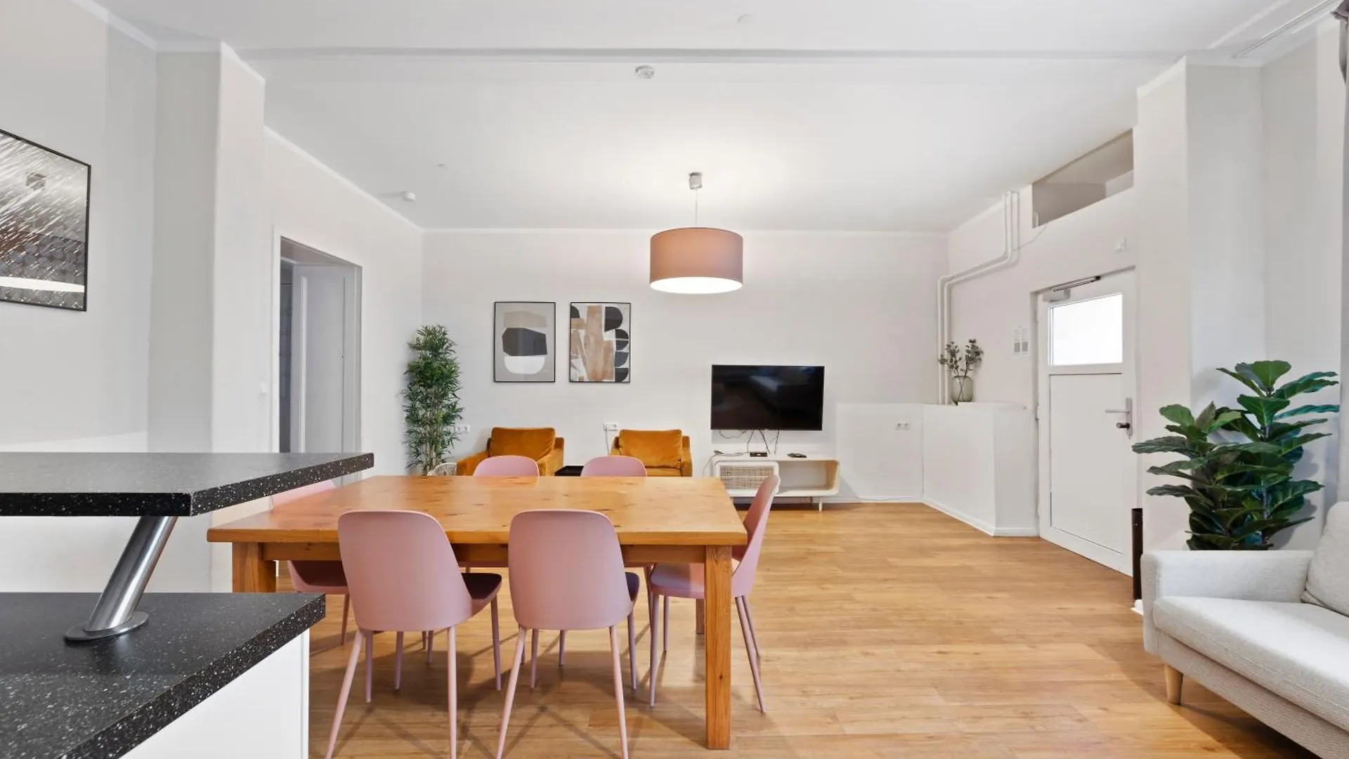 Primeflats - Big Family Apartment Schoeneberg Berlijn Duitsland