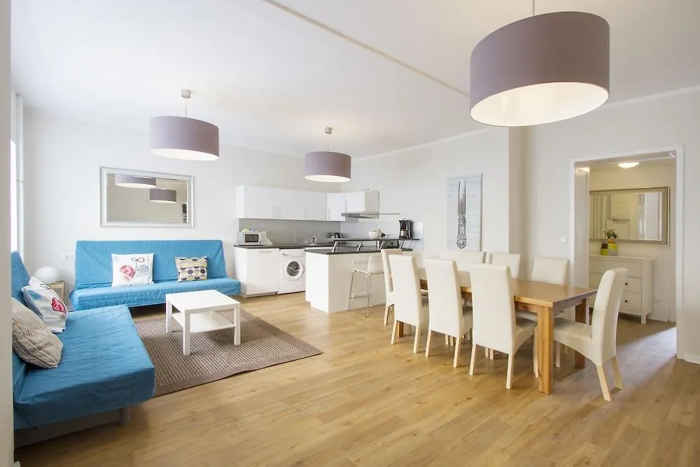 Primeflats - Big Family Apartment Schoeneberg Berlijn